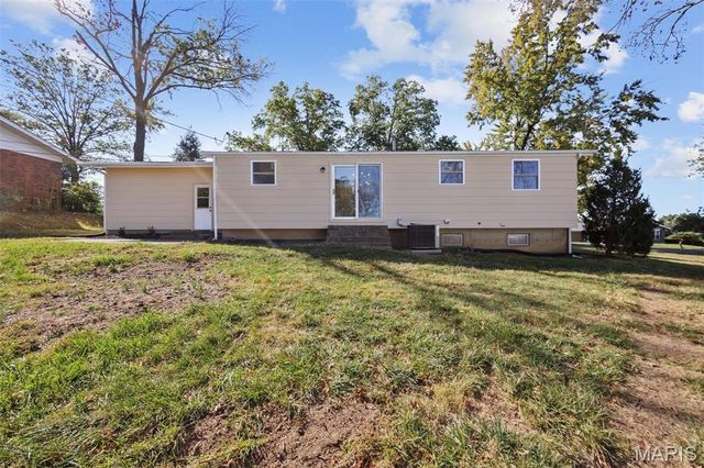 12191 Lake Meade Drive, St Louis, MO 63146