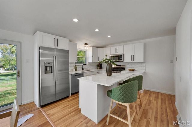 12191 Lake Meade Drive, St Louis, MO 63146