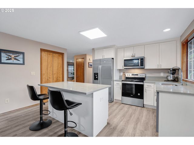 20168 Sw TILLAMOOK Ct, Tualatin, OR 97062