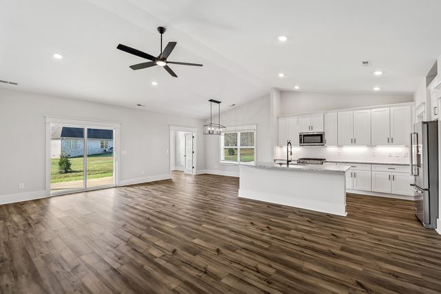 749 Brownlow Road, White House, TN 37188