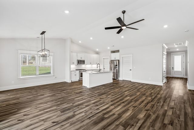 749 Brownlow Road, White House, TN 37188