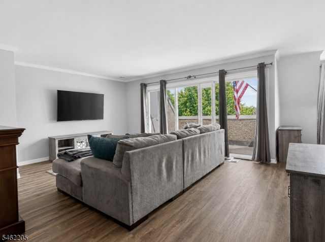 466 Pompton Ave F, Cedar Grove Twp., NJ 07009