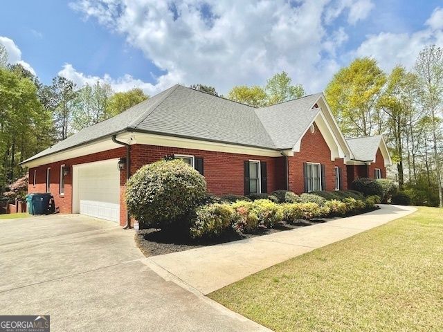 512 Clearwater Drive, Mcdonough, GA 30252