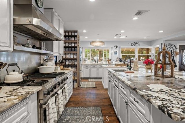 5981 Lakeview Avenue, Yorba Linda, CA 92886