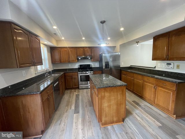 8845 EAGLE ROCK LN, Springfield, VA 22153