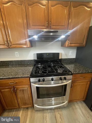8845 EAGLE ROCK LN, Springfield, VA 22153