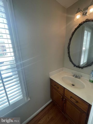 8845 EAGLE ROCK LN, Springfield, VA 22153