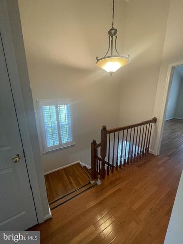 8845 EAGLE ROCK LN, Springfield, VA 22153