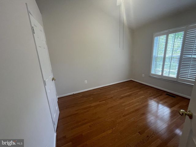 8845 EAGLE ROCK LN, Springfield, VA 22153