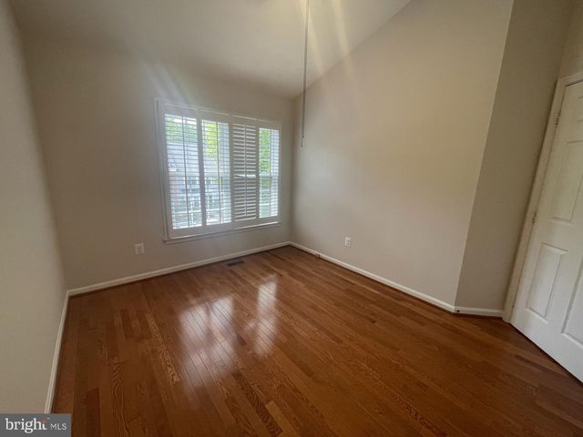 8845 EAGLE ROCK LN, Springfield, VA 22153