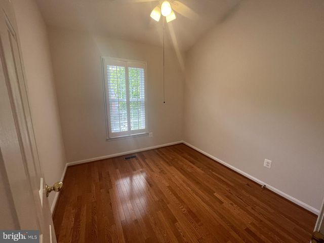 8845 EAGLE ROCK LN, Springfield, VA 22153