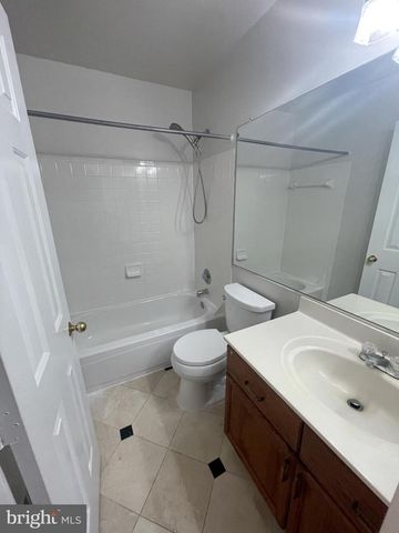 8845 EAGLE ROCK LN, Springfield, VA 22153