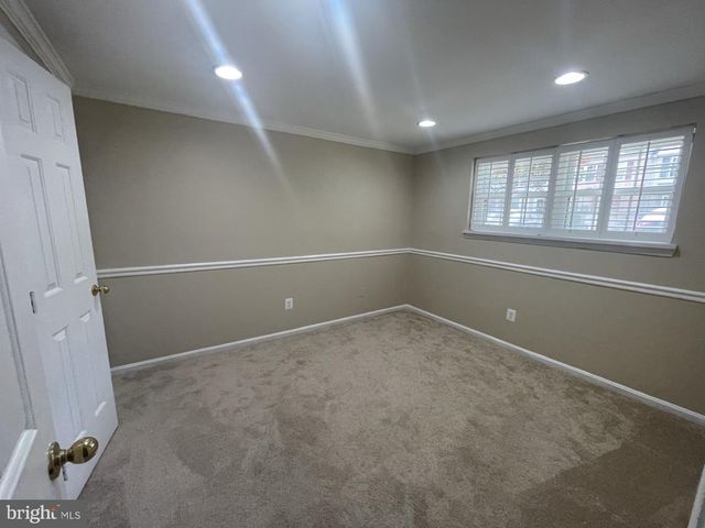 8845 EAGLE ROCK LN, Springfield, VA 22153