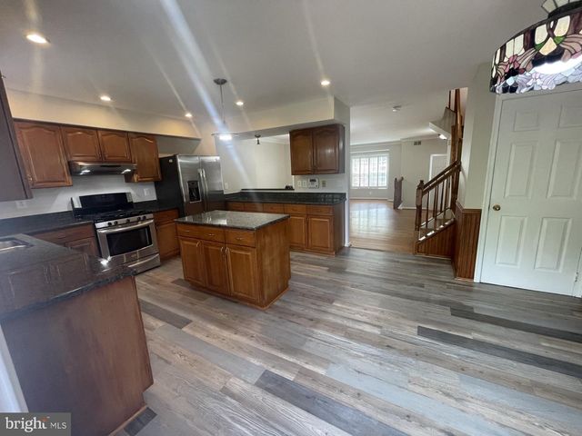 8845 EAGLE ROCK LN, Springfield, VA 22153