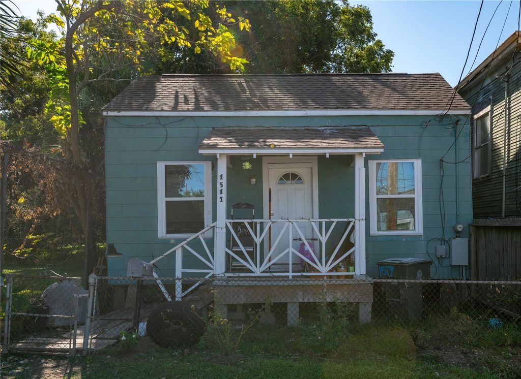 1517 J H Clouser Street, Galveston, TX 77550
