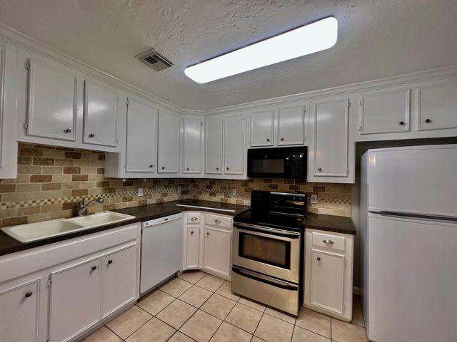 5124 Beech Street, Bellaire, TX 77401