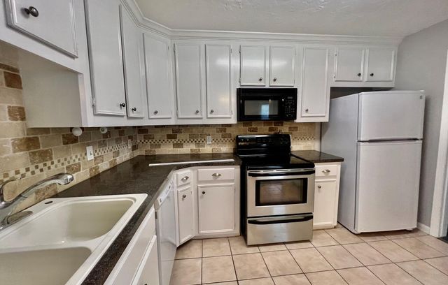 5124 Beech Street, Bellaire, TX 77401