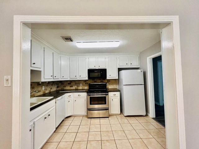 5124 Beech Street, Bellaire, TX 77401
