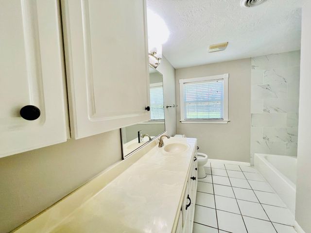 5124 Beech Street, Bellaire, TX 77401