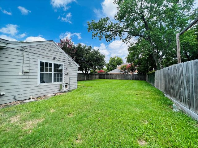 5124 Beech Street, Bellaire, TX 77401