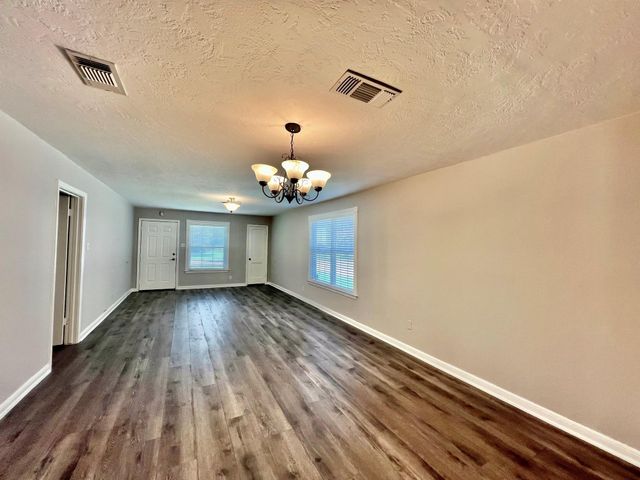 5124 Beech Street, Bellaire, TX 77401