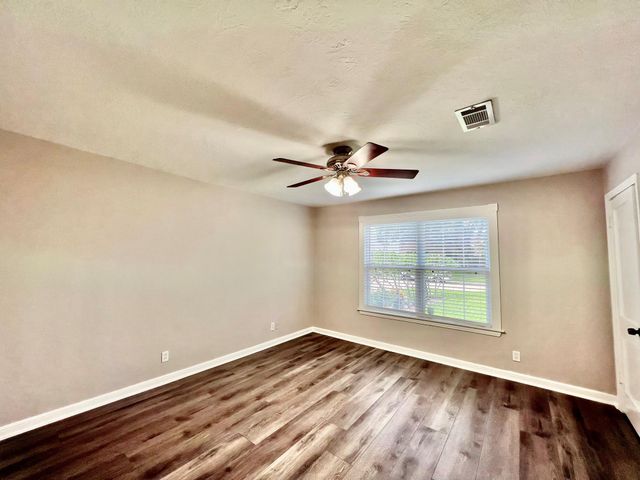 5124 Beech Street, Bellaire, TX 77401