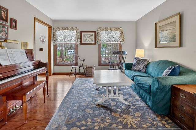 10434 Sourwood Court, Brighton, MI 48114