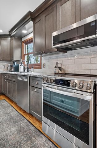 10434 Sourwood Court, Brighton, MI 48114