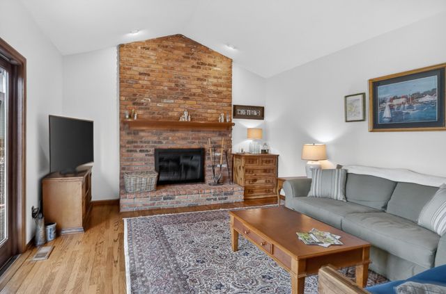 10434 Sourwood Court, Brighton, MI 48114