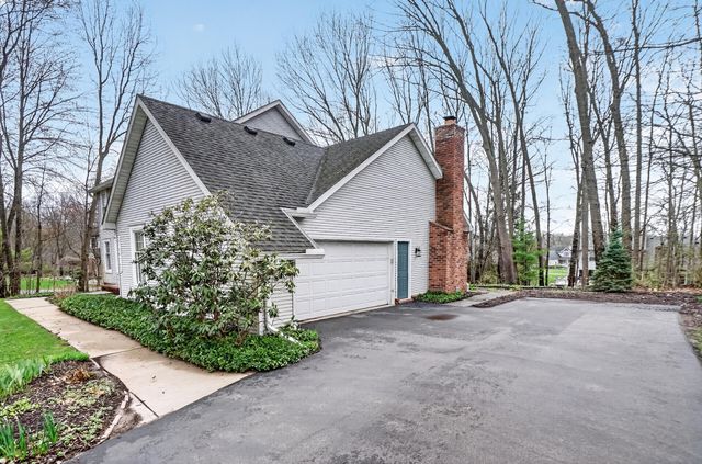 10434 Sourwood Court, Brighton, MI 48114