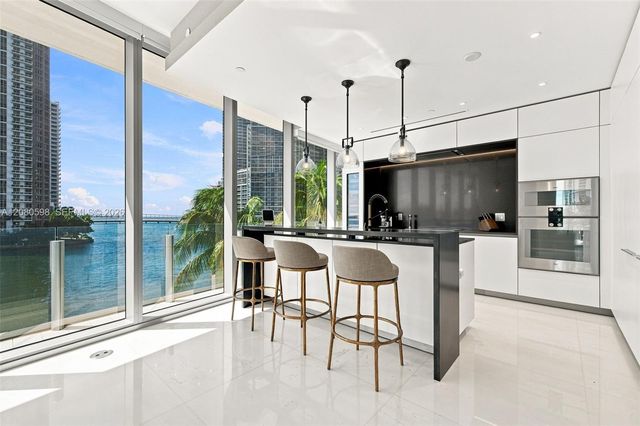 300 Biscayne Blvd Way 301, Miami, FL 33131