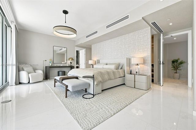 300 Biscayne Blvd Way 301, Miami, FL 33131