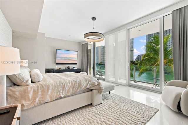 300 Biscayne Blvd Way 301, Miami, FL 33131