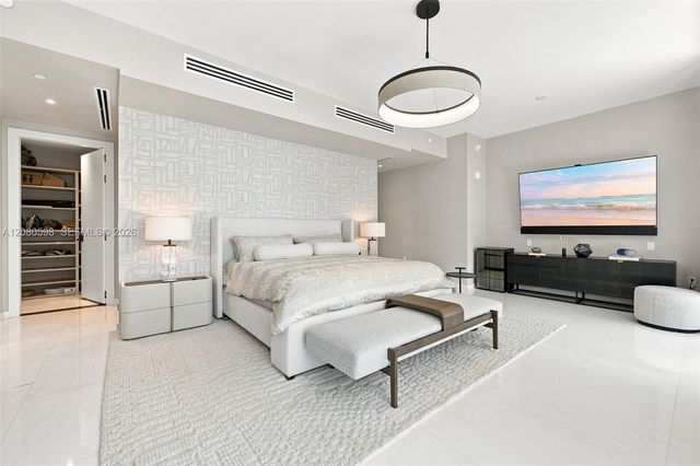 300 Biscayne Blvd Way 301, Miami, FL 33131