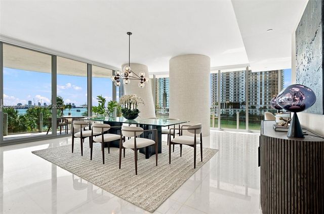300 Biscayne Blvd Way 301, Miami, FL 33131