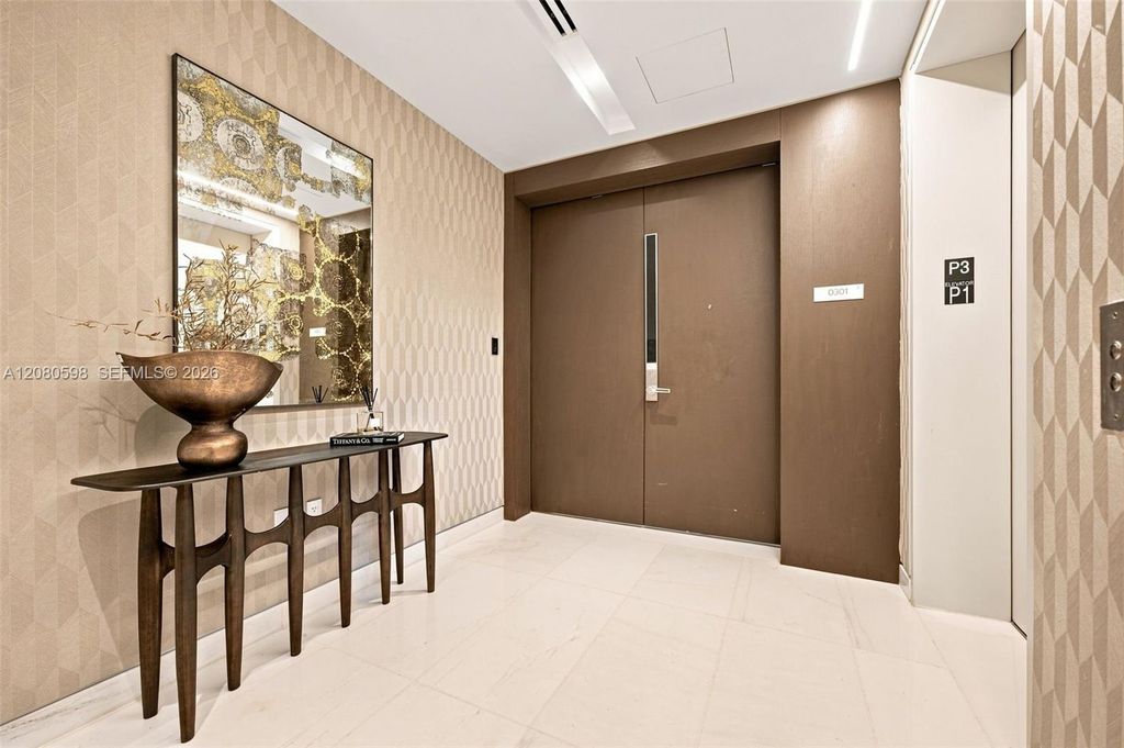 300 Biscayne Blvd Way 301, Miami, FL 33131