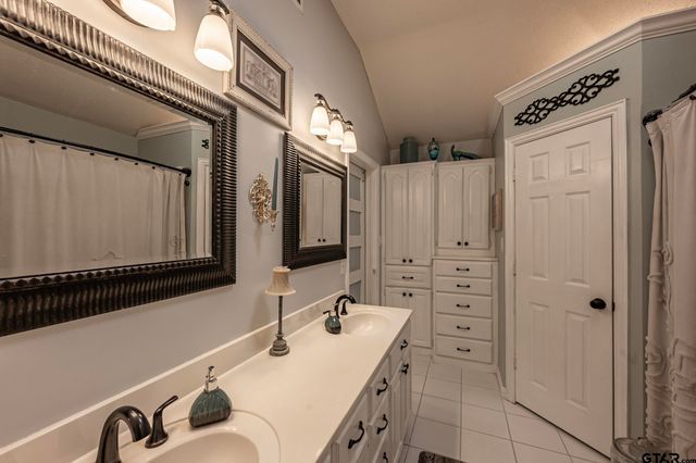 703 Kickapoo, Chandler, TX 75758