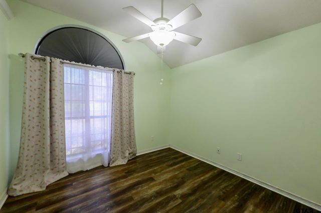 703 Kickapoo, Chandler, TX 75758