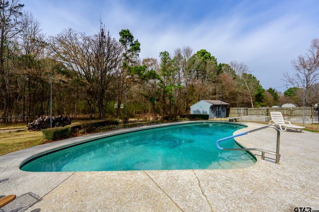 703 Kickapoo, Chandler, TX 75758