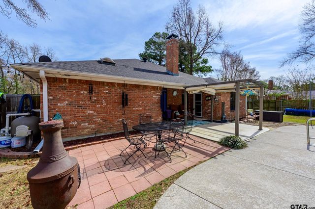 703 Kickapoo, Chandler, TX 75758