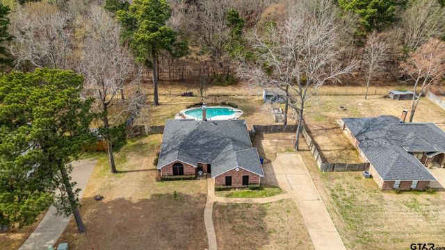 703 Kickapoo, Chandler, TX 75758