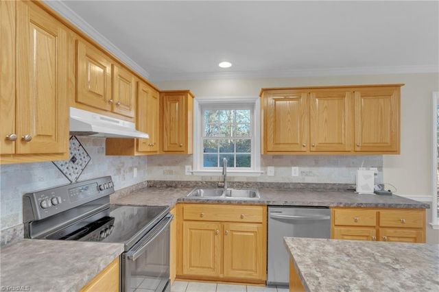 2403 Regency Drive, Randleman, NC 27317