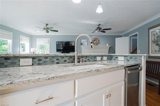 1661 Will O Wisp DR, Virginia Beach, VA 23454