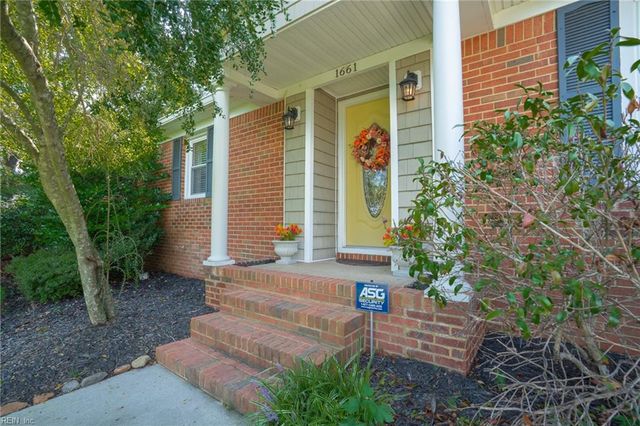 1661 Will O Wisp DR, Virginia Beach, VA 23454