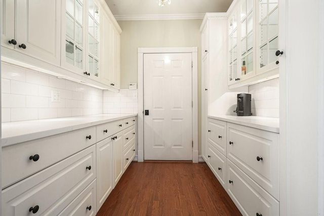 1604 Greenview Court, Woodstock, GA 30189