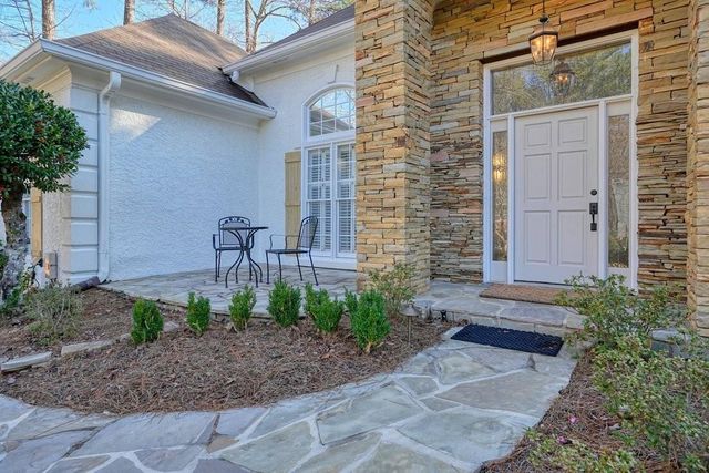 1604 Greenview Court, Woodstock, GA 30189