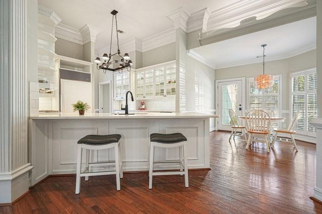 1604 Greenview Court, Woodstock, GA 30189