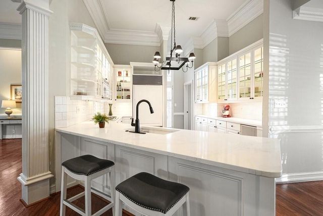 1604 Greenview Court, Woodstock, GA 30189