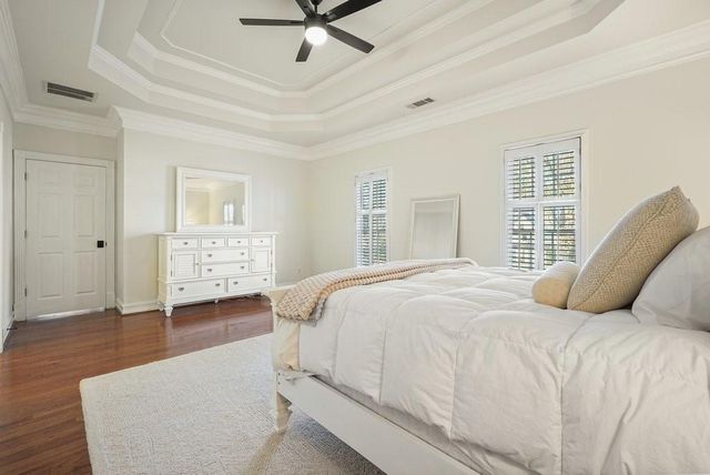 1604 Greenview Court, Woodstock, GA 30189