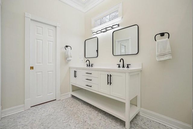 1604 Greenview Court, Woodstock, GA 30189